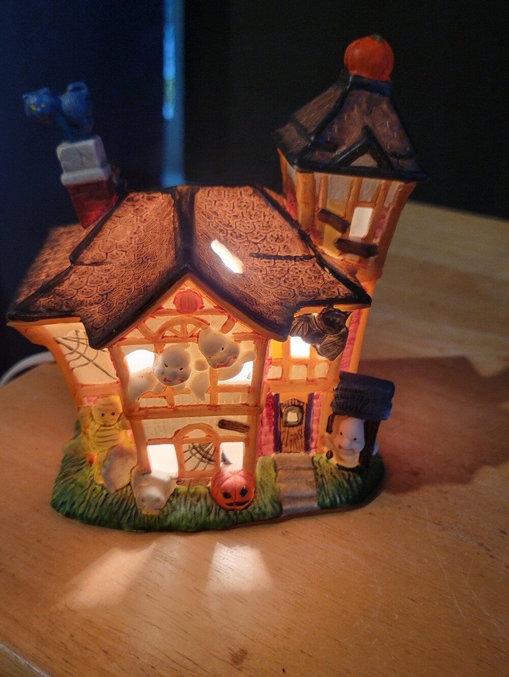 Unbranded Light-Up Halloween House Ghosts 4" Tested - Picture 2 of 7